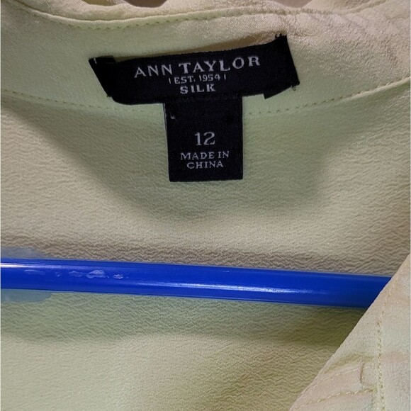 Ann taylor sill size 12 green/yellowish blouse - Picture 3 of 3